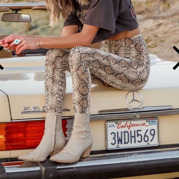 Pants - NWT 12th Tribe Wild One leggings